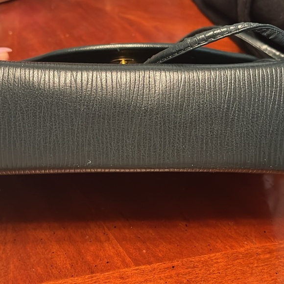 Vintage Givenchy 4G Logo Clasp - Picture 3 of 4